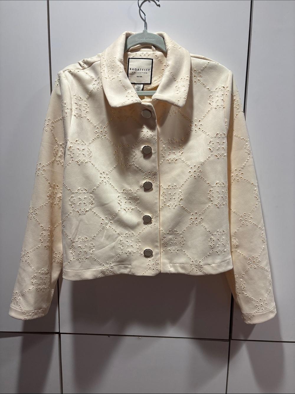 bagatelle Cream Eyelet Cropped Button Jacket size large